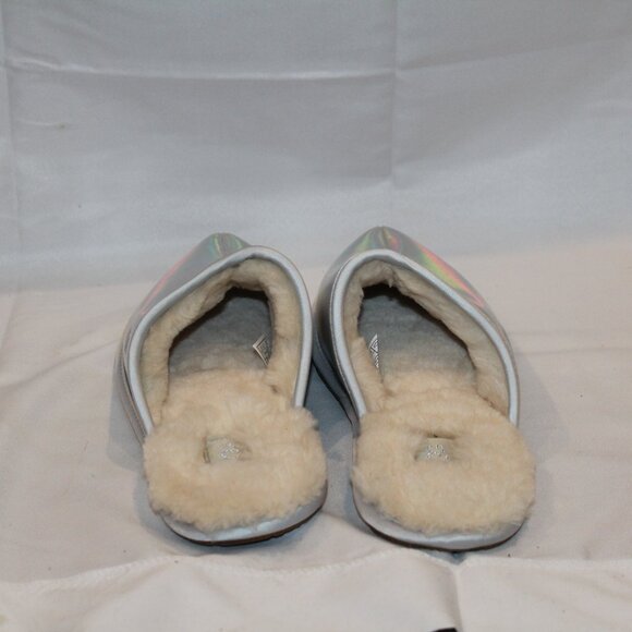 UGG WOMEN'S IRIDESCENT‎ SILVER METALLIC SHEARLING LINED SLIPPERS SZ 11 - Picture 5 of 6